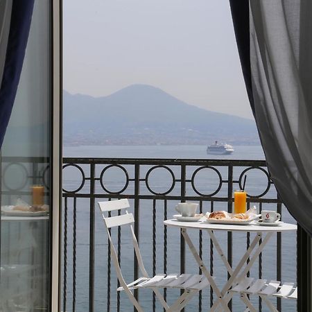 M'Incanto B&B Napoli Bagian luar foto